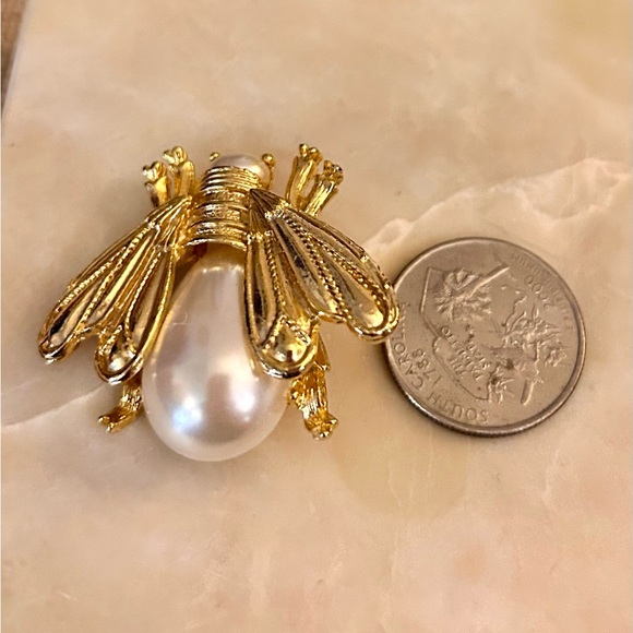 Vintage Bee Brooch Faux Pearl Gold-tone - Picture 17 of 17